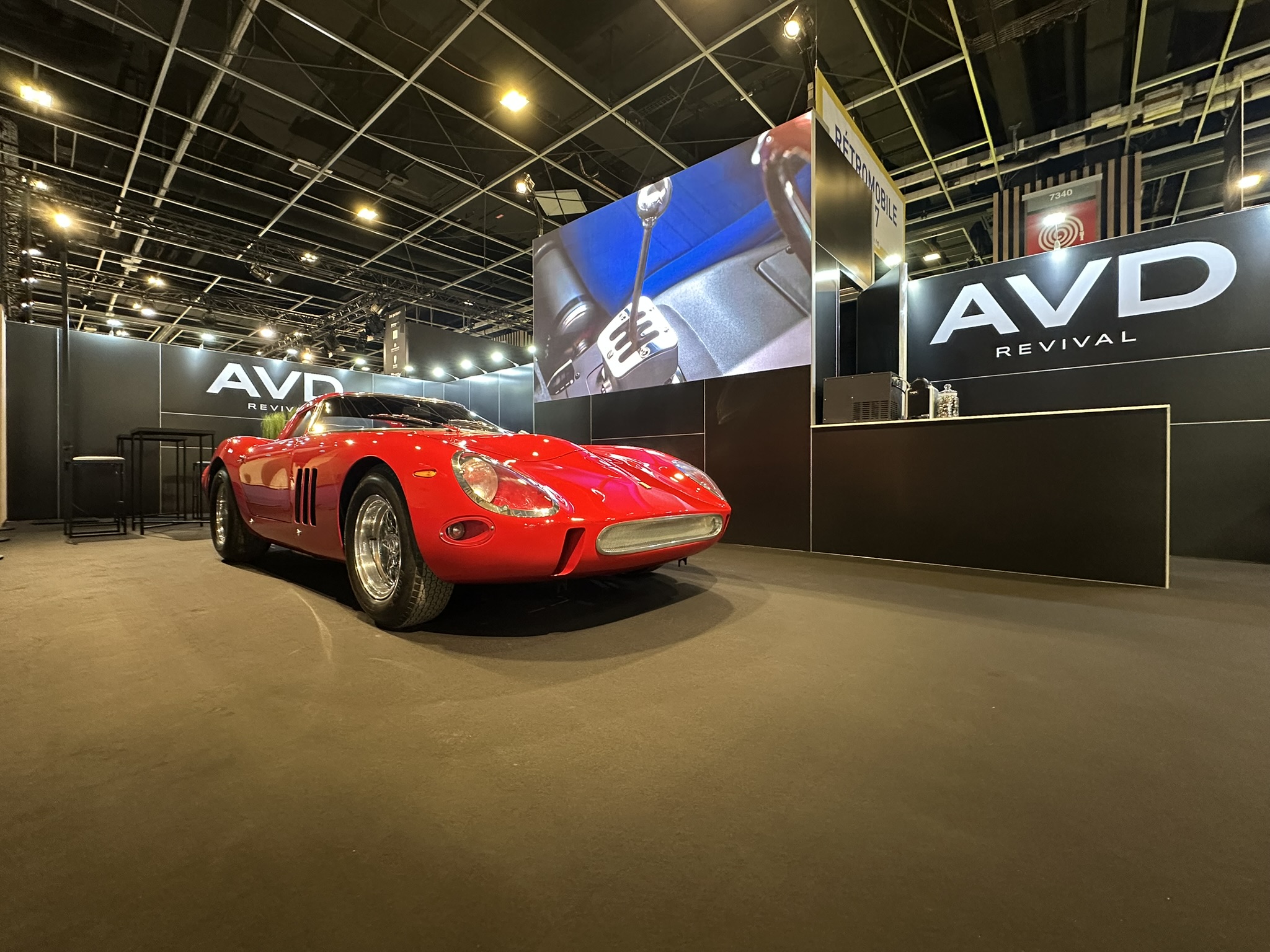 black-exhibition-stand-retromobile-2026
