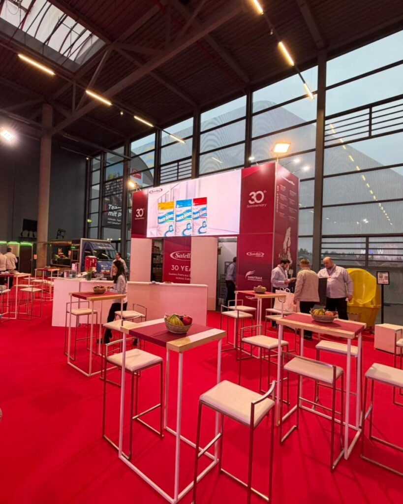 custom-bar-professional-stand